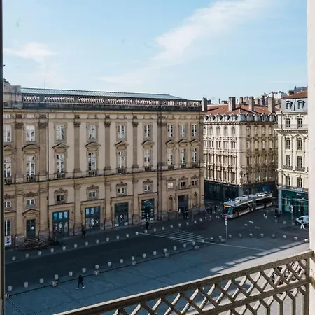 Apartament La Balneo Des Terreaux Ail